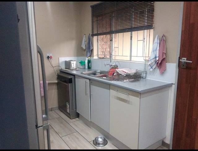 3 BEDROOM HOUSE FOR SALE IN ROOIHUISKRAAL NORTH